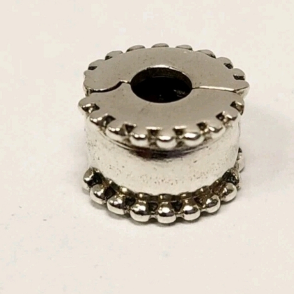 PANDORA STERLING SILVER BEVELED EDGE CLIP CHARM